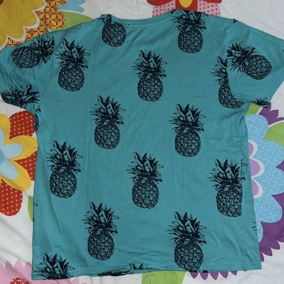 Pineapple Shirt (M) - Picture 8 of 8